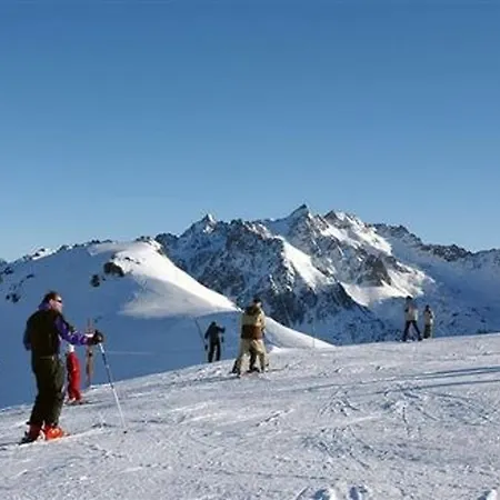 6 Personnes, 2 Chambres, Balcon, Parking Couvert, Proche Pistes - Fr-1-404-180